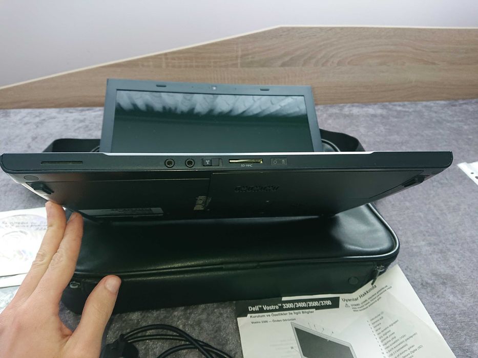 Лаптоп Dell Vostro 3300 13.3" i5 M430 NVIDIA 310M 4GB RAM 320GB HDD