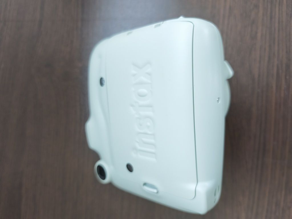 Фотоапарат за моментални снимки Instax mini 11