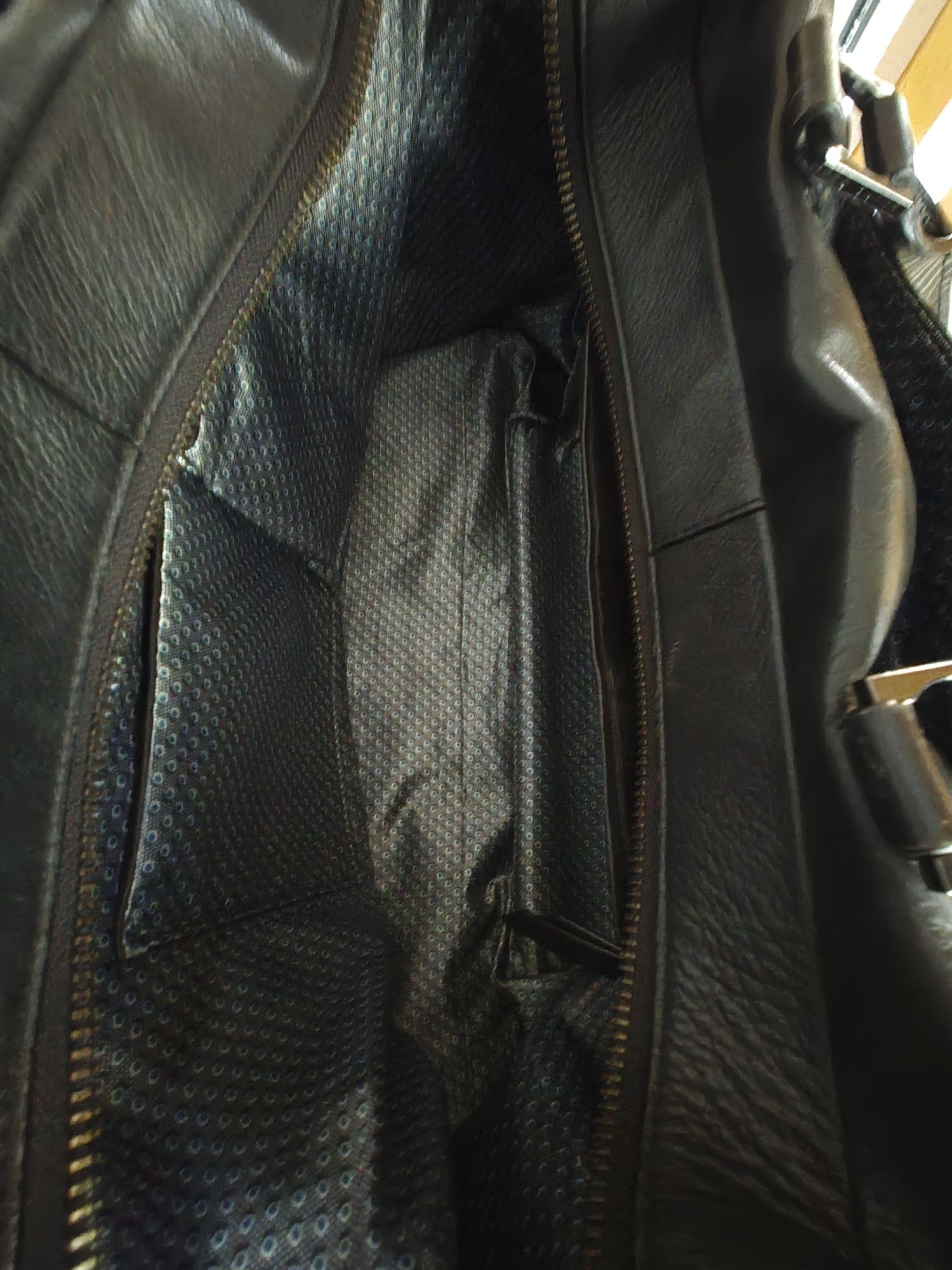 Geanta piele vitel , marca londoneza Ted Baker,premium