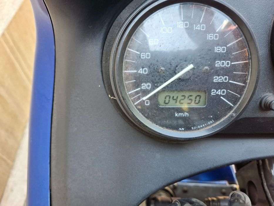 Suzuki GSXF 600. An 2001
