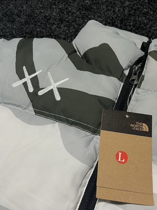 Geaca The North Face x Kaws Alba/Portocalie Premium / 2025