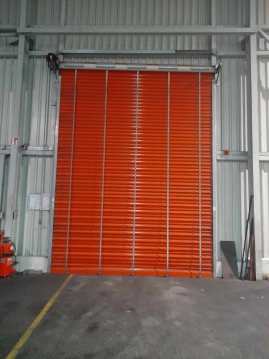 Porti de garaj din aluminiu