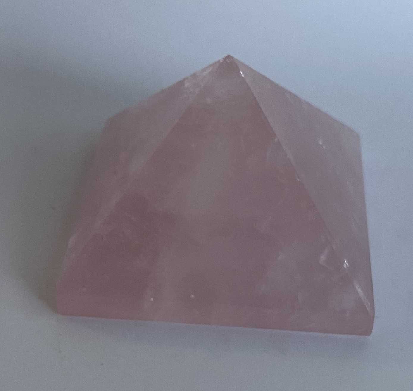 Cristale/Minerale - Cuart Roz - Piramida din piatra semipretioasa