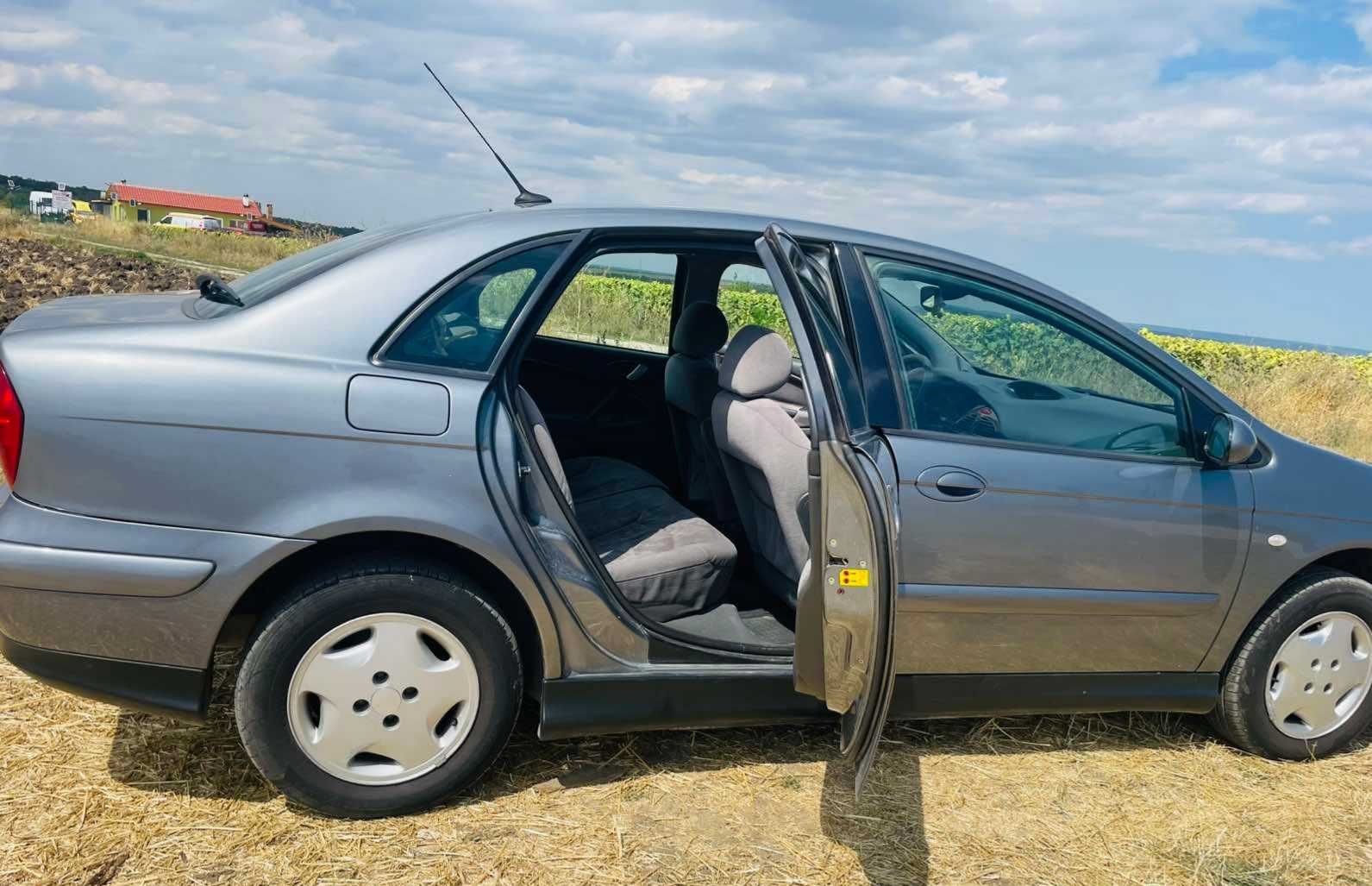 Продавам лек автомобил марка CITROEN C5