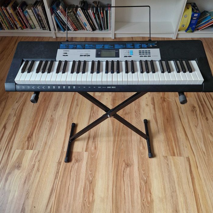 Pian Casio LK 136 + Stativ pian