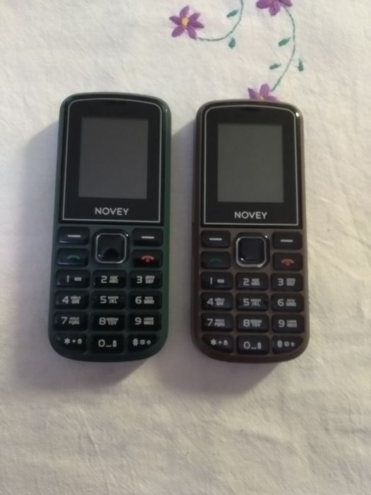 Сотовый телефон кнопочный Novey-102C.