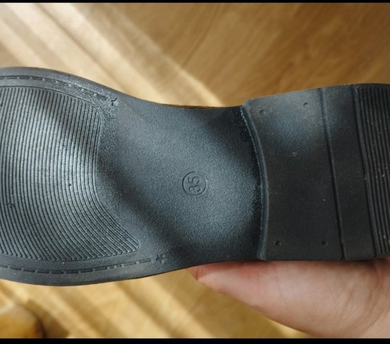 Pantofi eleganți cu șireturi din piele lăcuită, de culoare maro