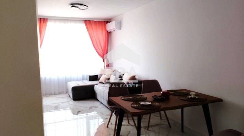 Дава се под наем Двустаен апартамент в Варна, Погреби - 70 кв.м за 610 € - Снимка #1