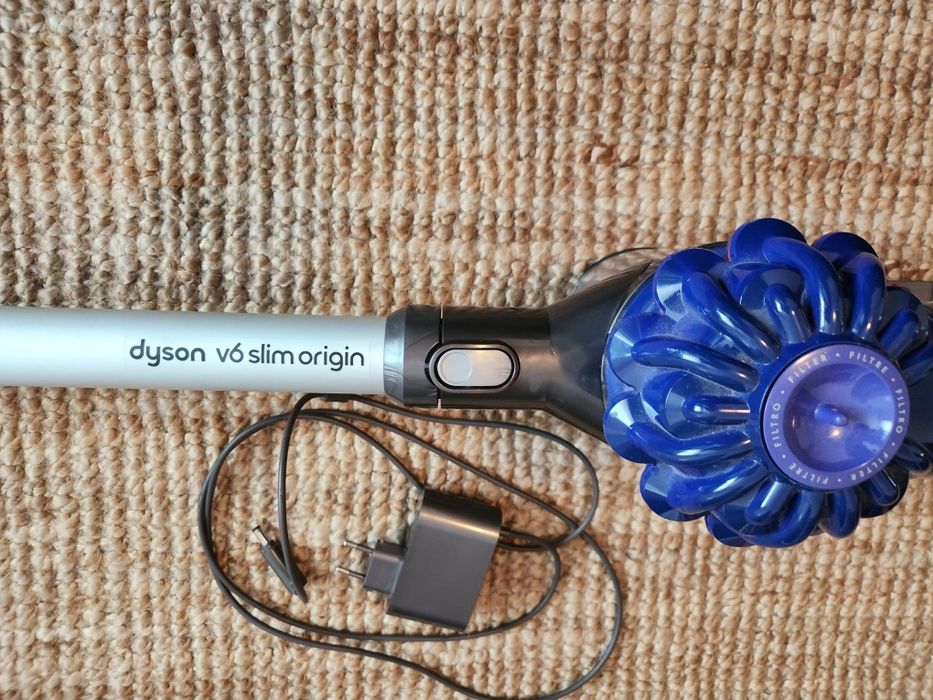 Aspirator Dyson v6 - necesita baterie