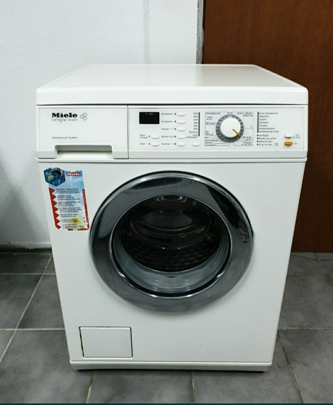 Miele, waa 56243 A+. Import Germania.