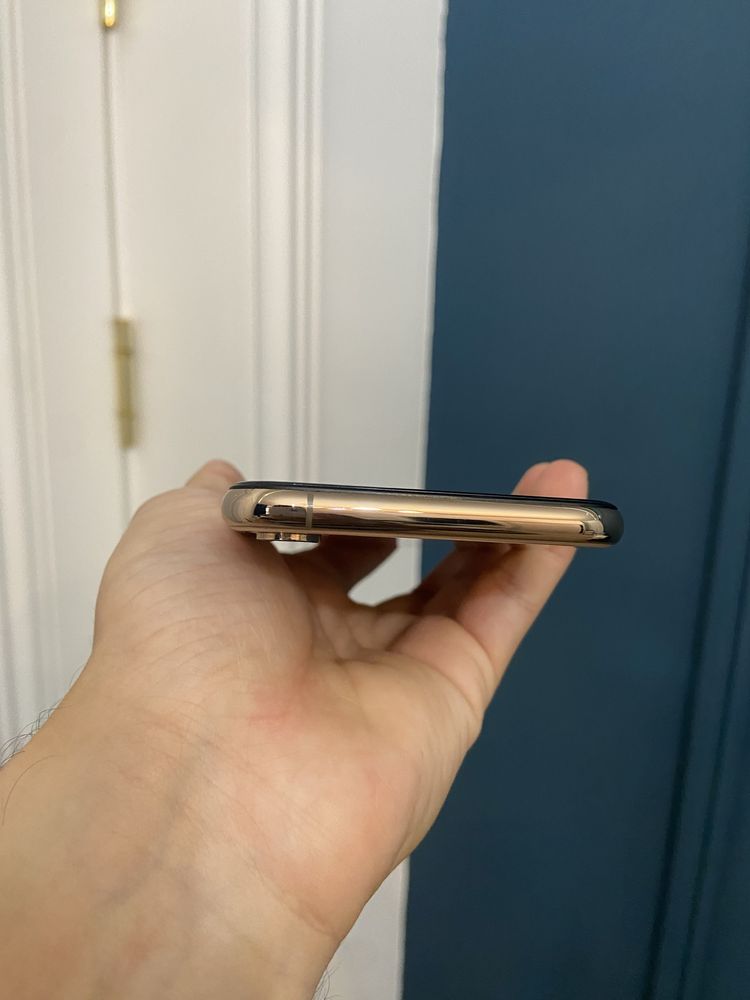 Iphone xs gold