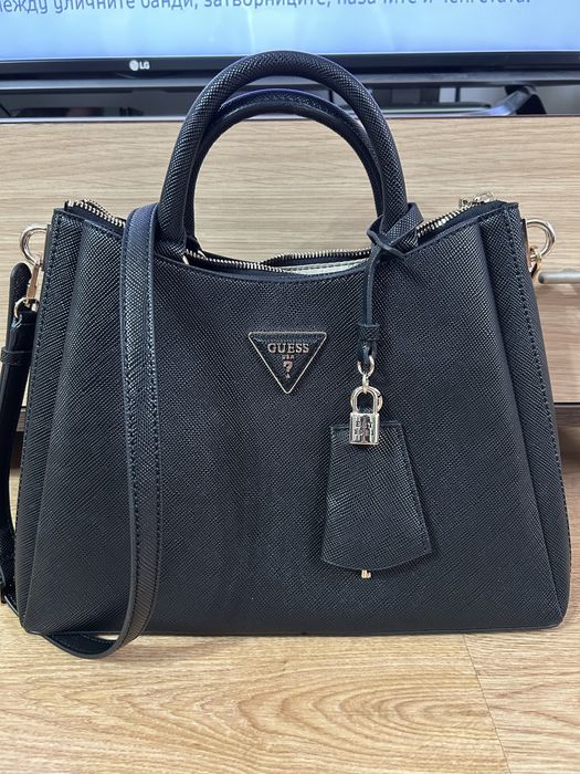 Дамска чанта Guess