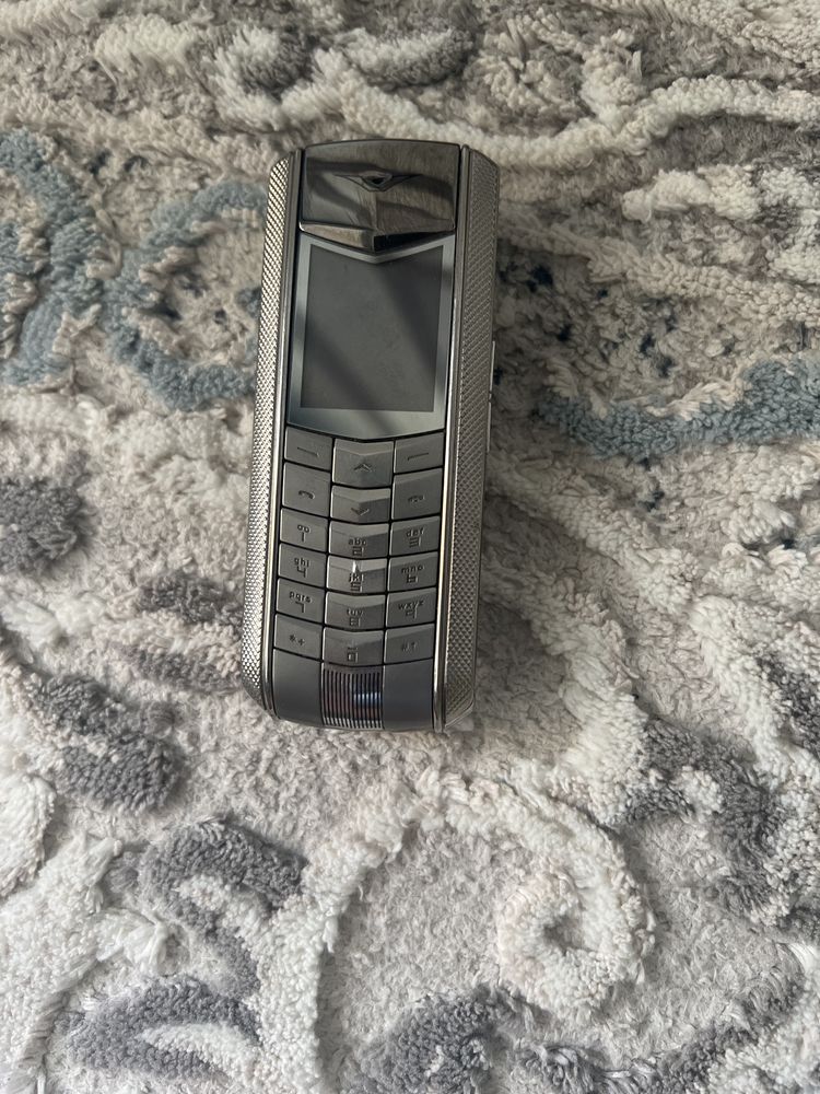 Продаеться vertu акцент