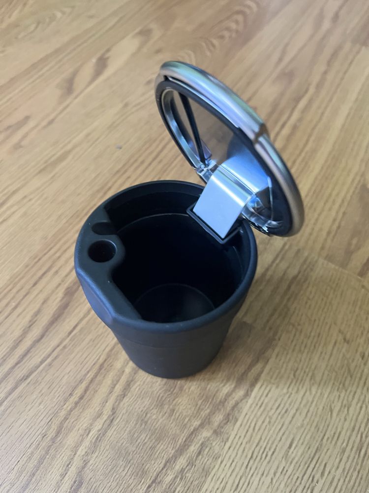 Scrumiera originala Audi crom - 11 cm