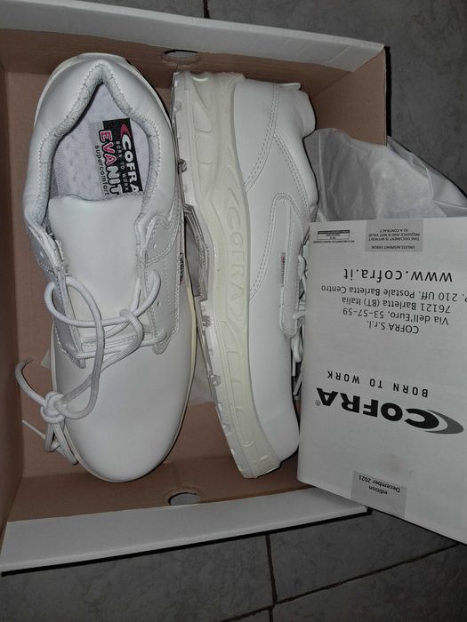 Нови работни обувки