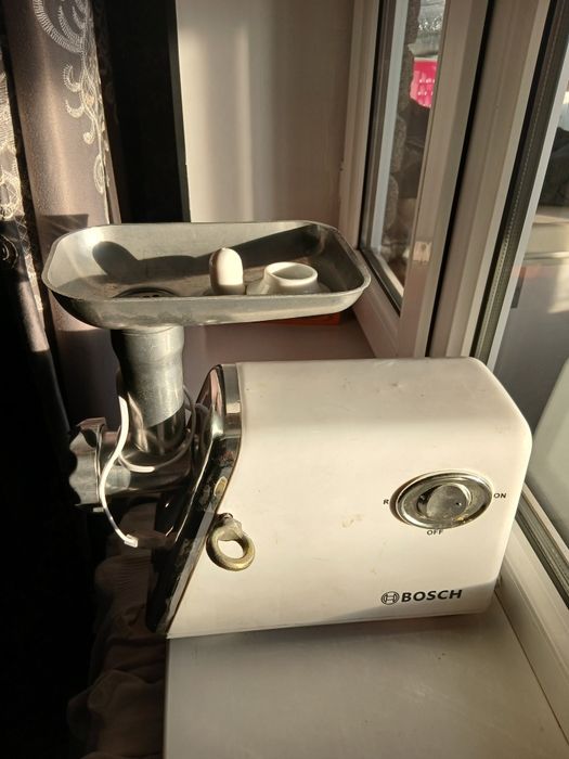 Продам электрический мясорубкусорубку