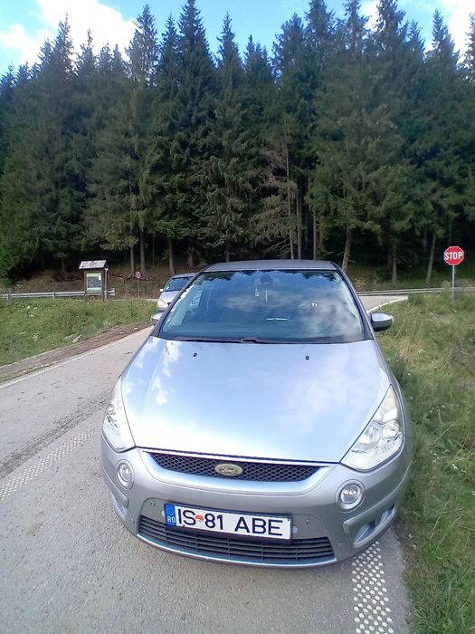 Vând Ford S max utilizat