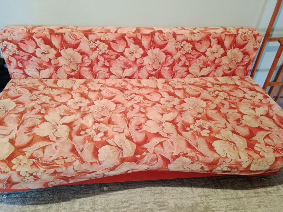 Тахта в хорошем состоянии