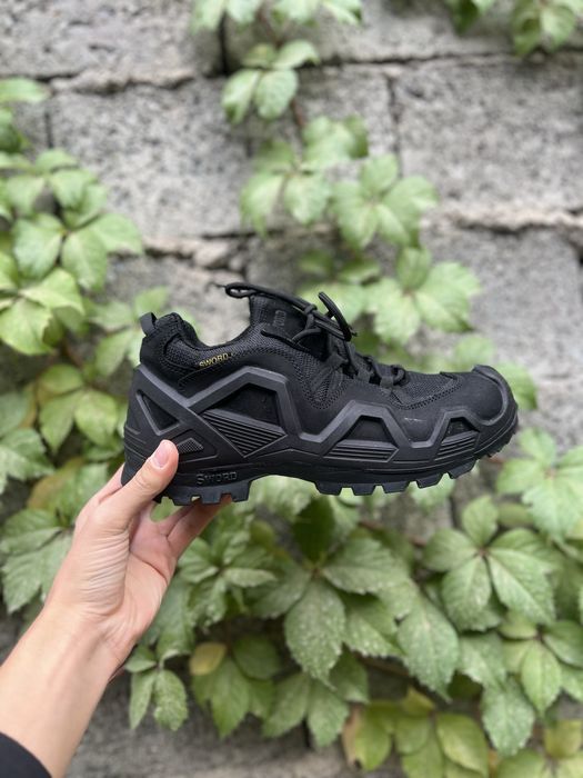 Продаю мужские кроссовки