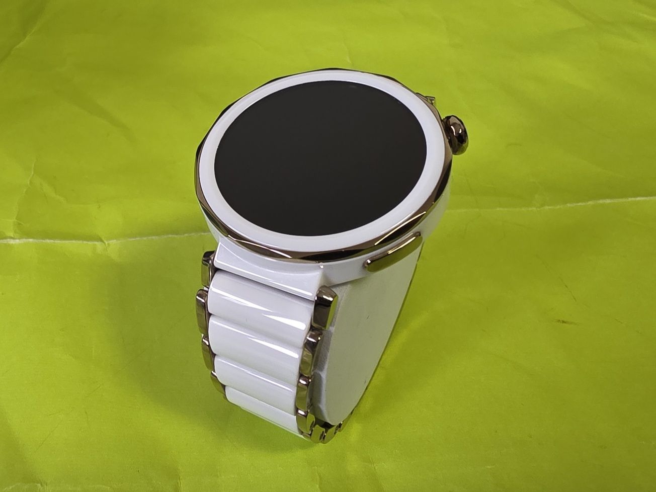 КАТО НОВ 42mm Huawei Watch GT 5 PRO Гаранция Yettel 2026 Ceramic White