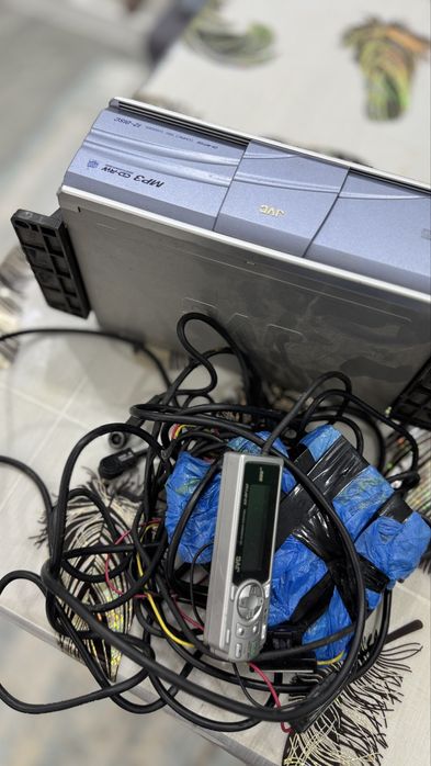 Продам СД ченджер JVC оренинал в идеальном состояний с пультом