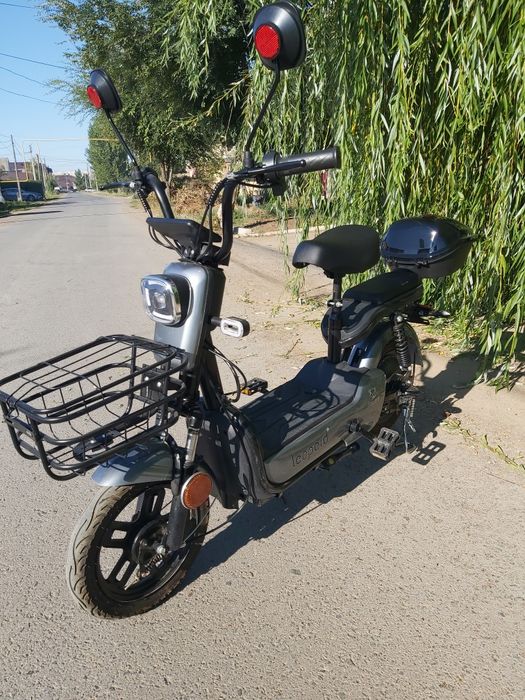 Продаю электроскутер леопард