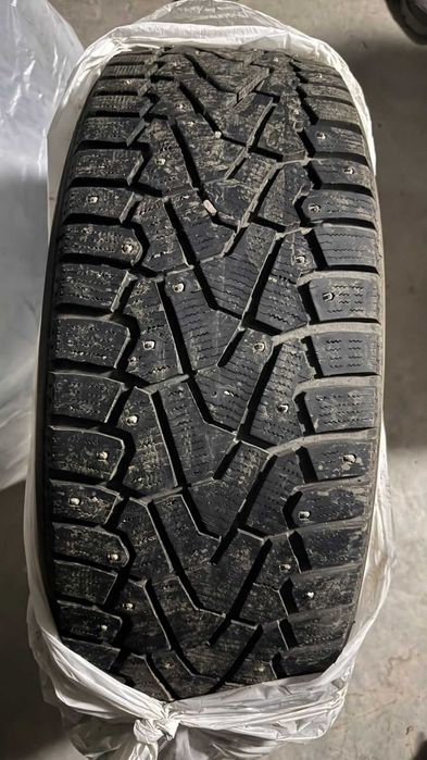 Зимняя шипованная резина Pirelli R20