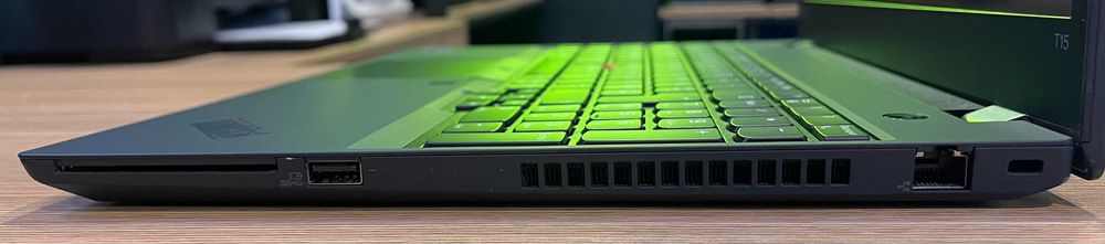 LENOVO ThinkPad T15 GEN2. Core i5-1145G7 - 1.1/4.4 Ghz. 16/512 GB