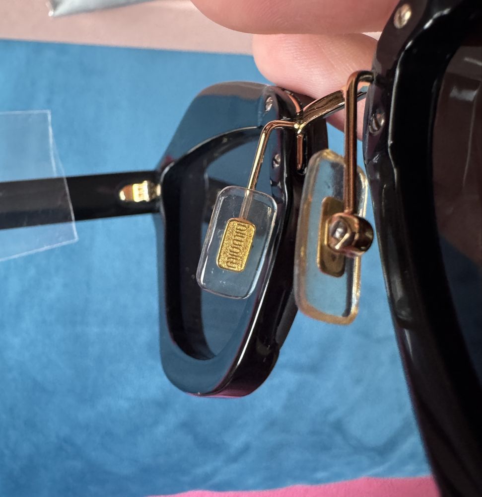Оригинални луксозни слънчеви очила Miu Miu (Prada) с висящи аксесоари