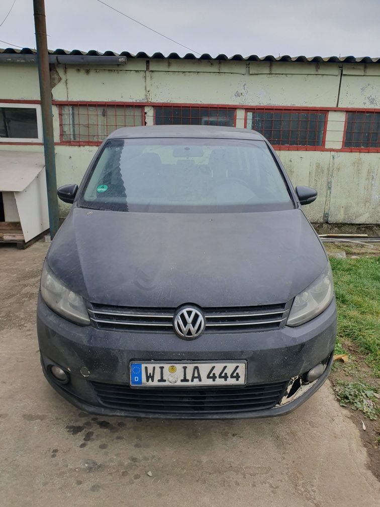 Dezmembrez vând piese Vw Touran  , 2012 , 1.4 benzină  , CDGA , 110 kw