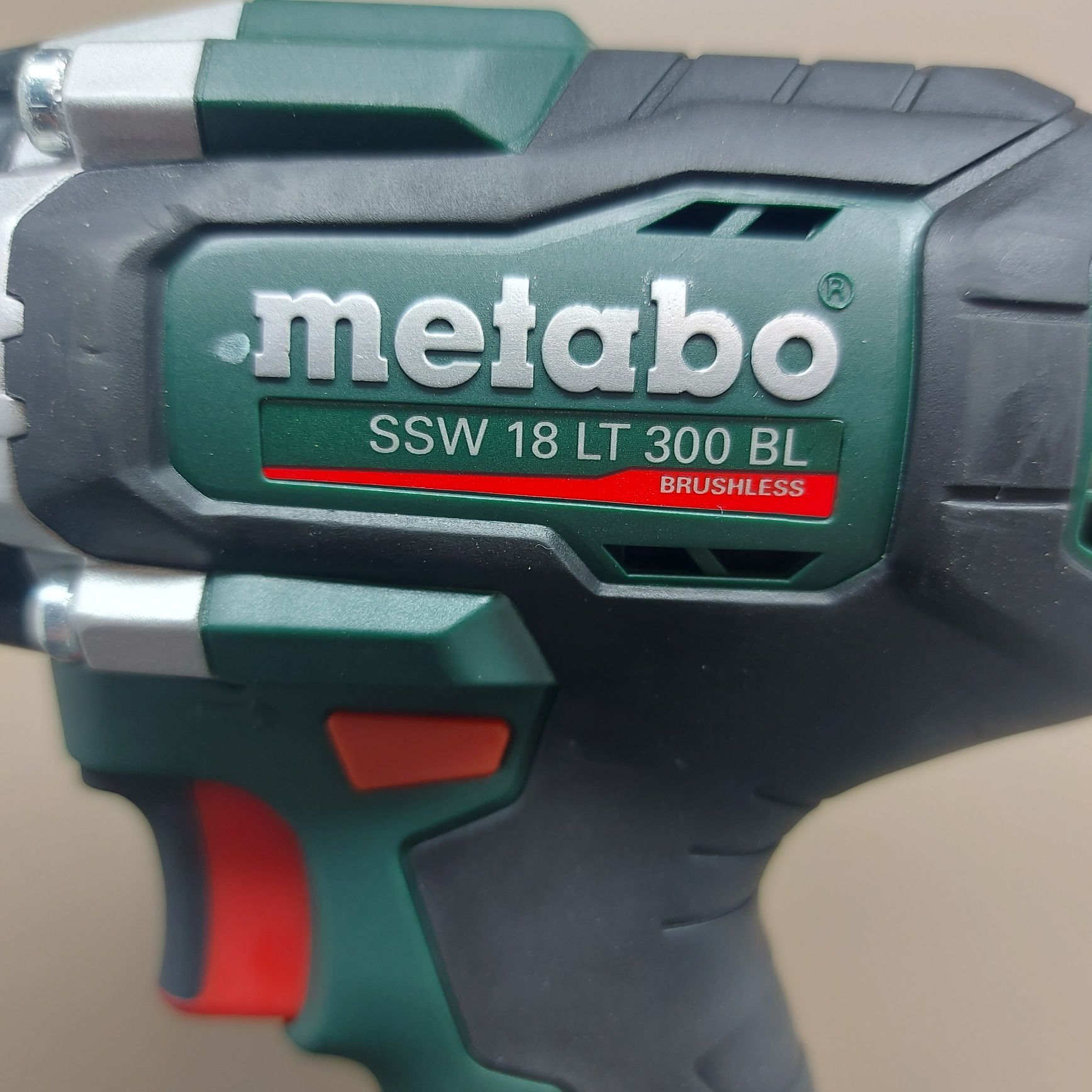 Мощен гайковерт Metabo SSW 18 LT 300 BL