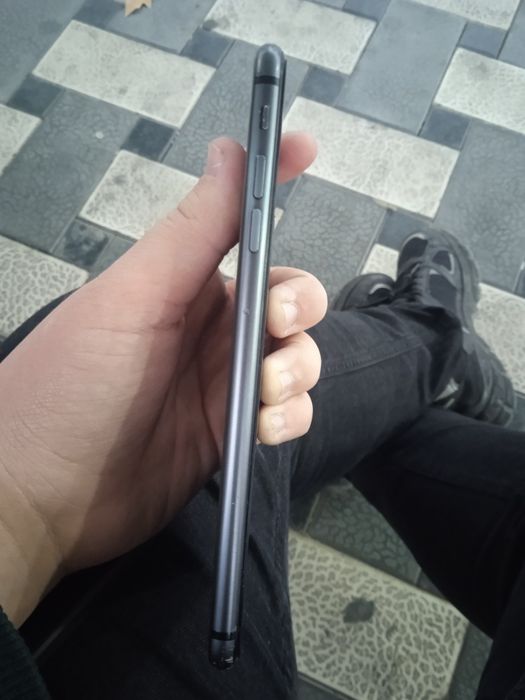 Iphone 8 plus holati yahshi
