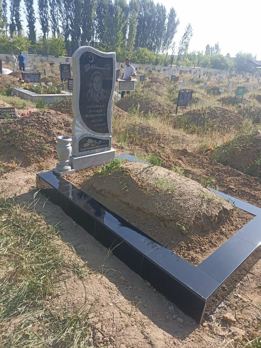 Едгорлик тошлари памятники