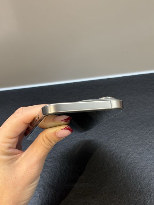 iPhone 16 pro 256 gb с 1г гаранция