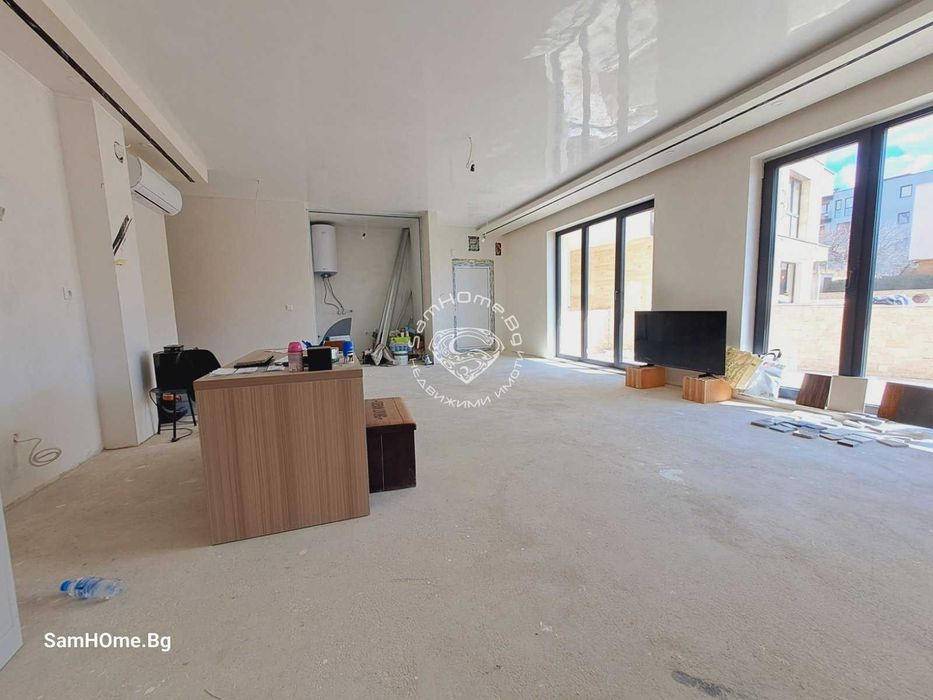 Продава се Тристаен апартамент в Варна, Бриз - 163 кв.м за 2100 €/кв.м - Снимка #1