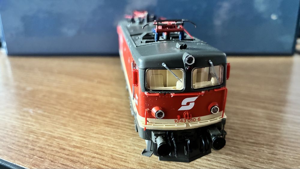 Lcomotiva Roco OBB 1043 CFR 040 HO