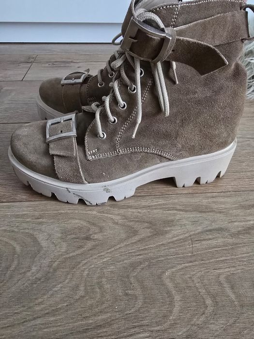 Ghete din piele naturala