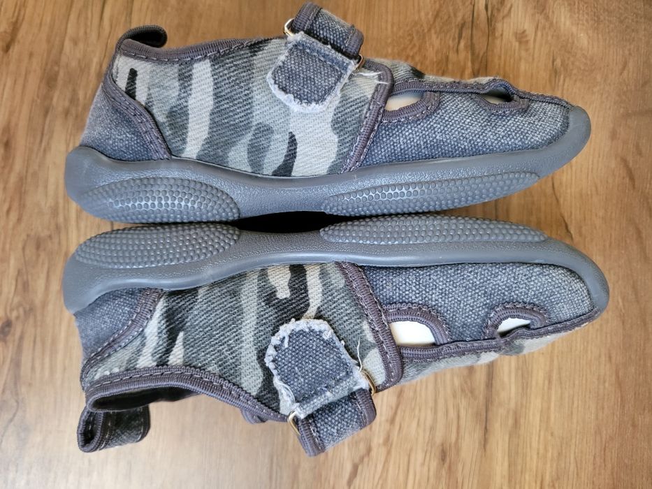 Sandale  baiat. Mărimea 33.       .