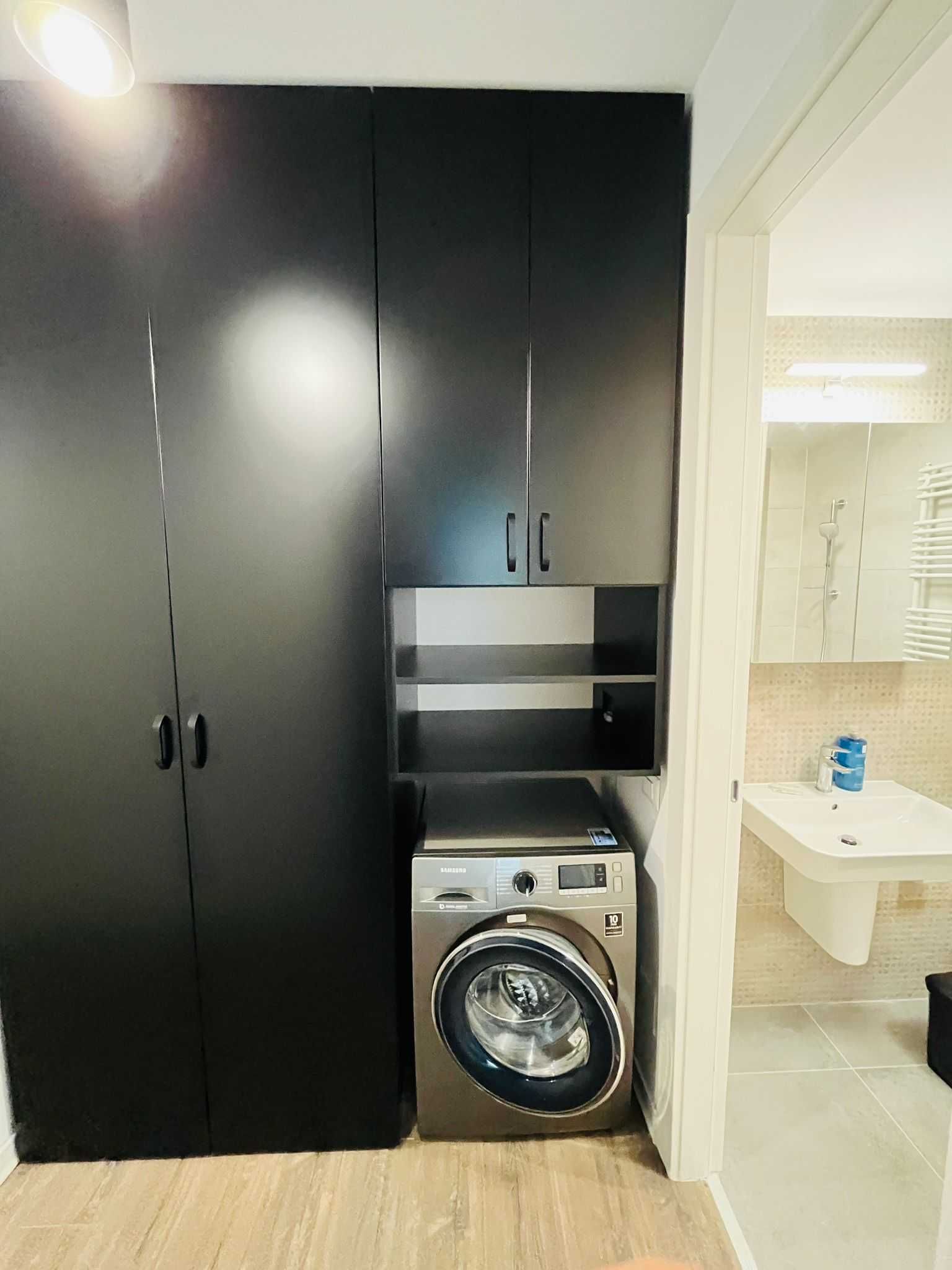 Inchiriere apartament 2 camere decomandat, loc parcare, complex Cloud9