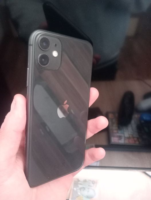 Vând iPhone 11 Urgent