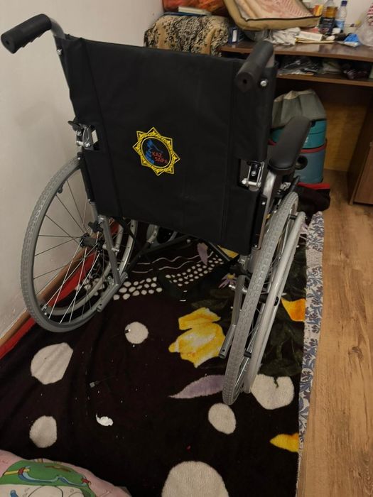 Продам  новую инвалидную коляску