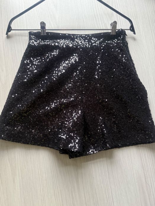 Къси панталонки RESERVED