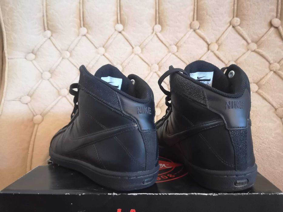 Продавам дамска спортна обувка Nike