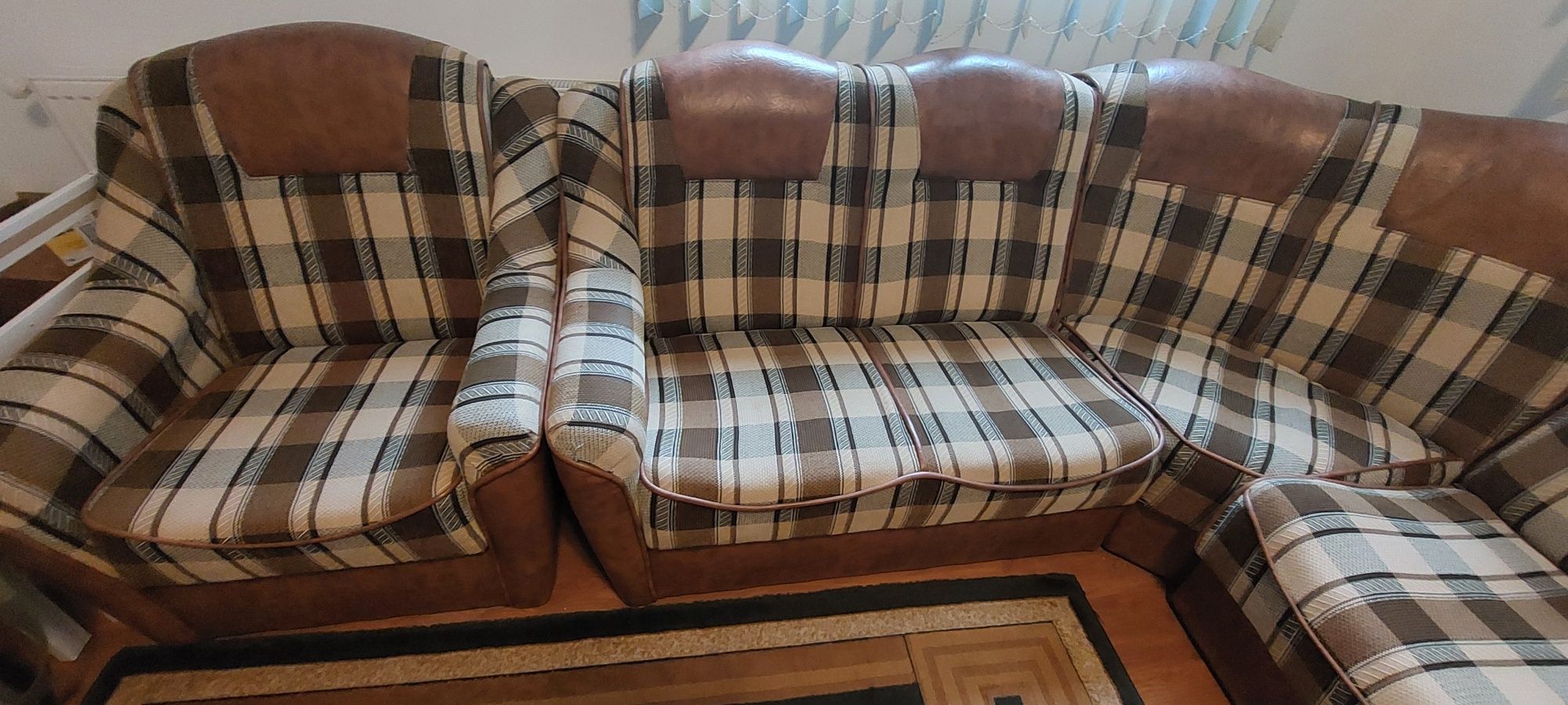 Canapea extensibila, cu colțar și fotoliu