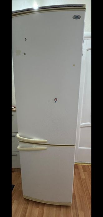 Продам холодильник Атлант