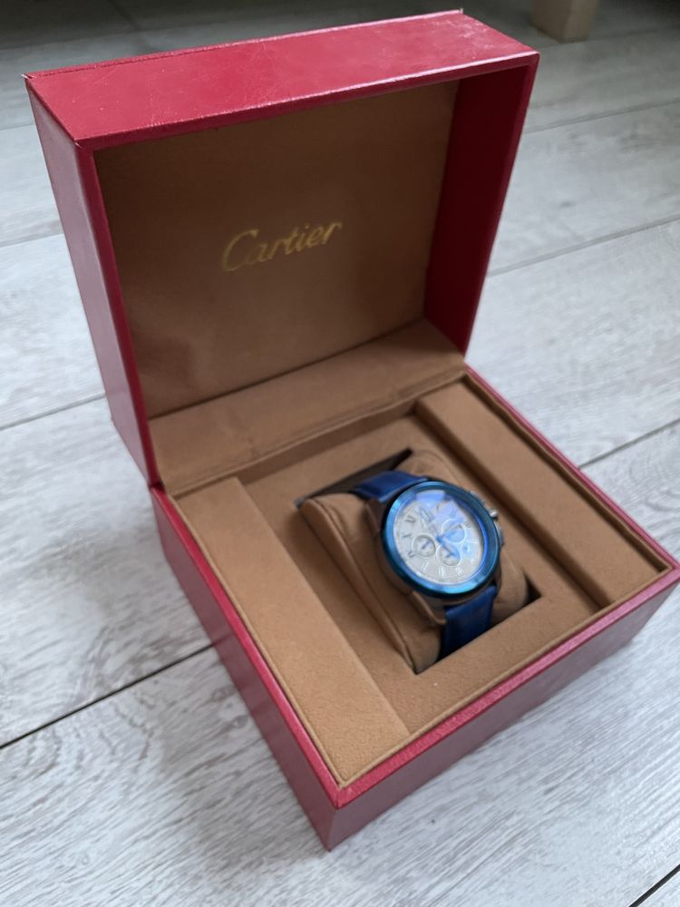 Продам часы Cartier