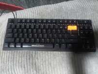 Vand tastatura gaming
