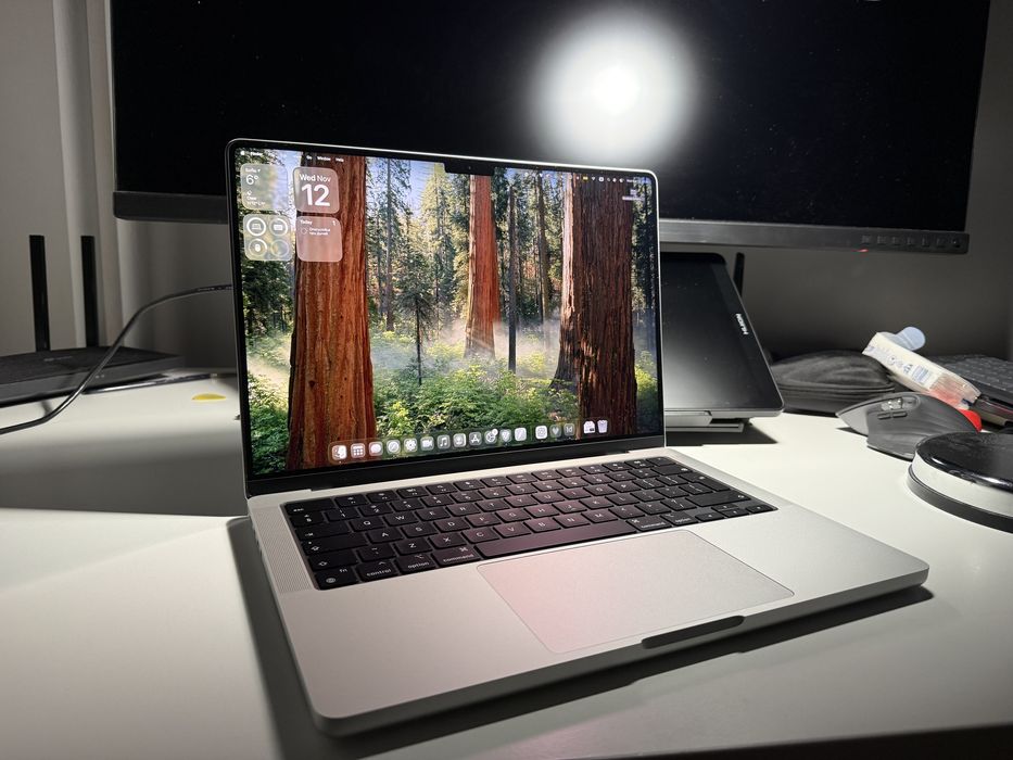 Macbook Pro M4 Pro + Чанта и Застраховка
