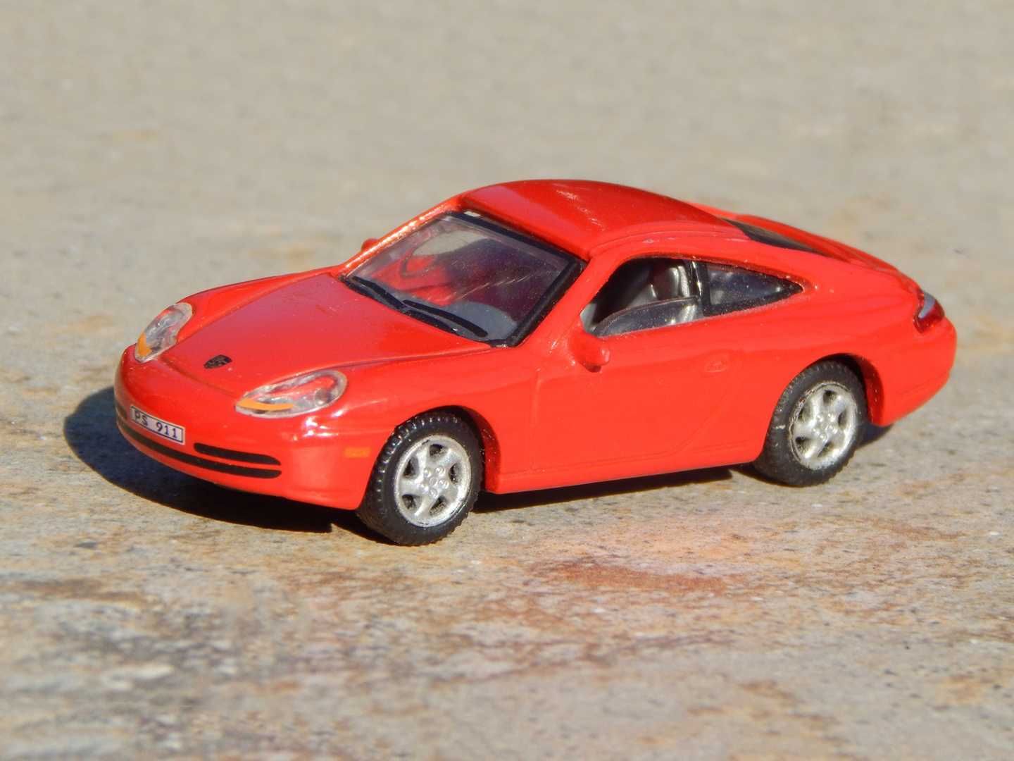 Macheta Porsche 996 (911 Carrera) scara 1:72 Hongwell