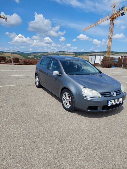 De vinzare vw golf 5.